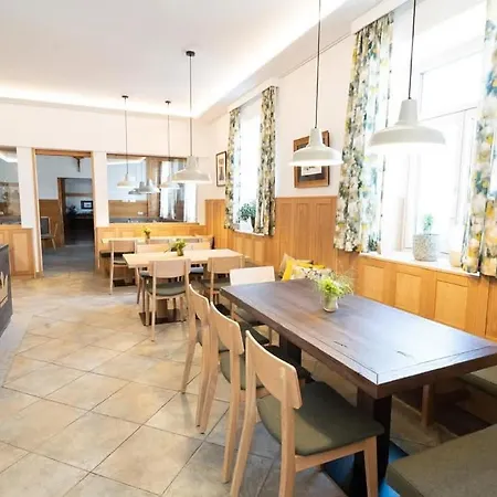 Prinz Penzion Hoflein (Bruck an der Leitha)