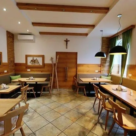 Penzion Prinz Hoflein (Bruck an der Leitha)